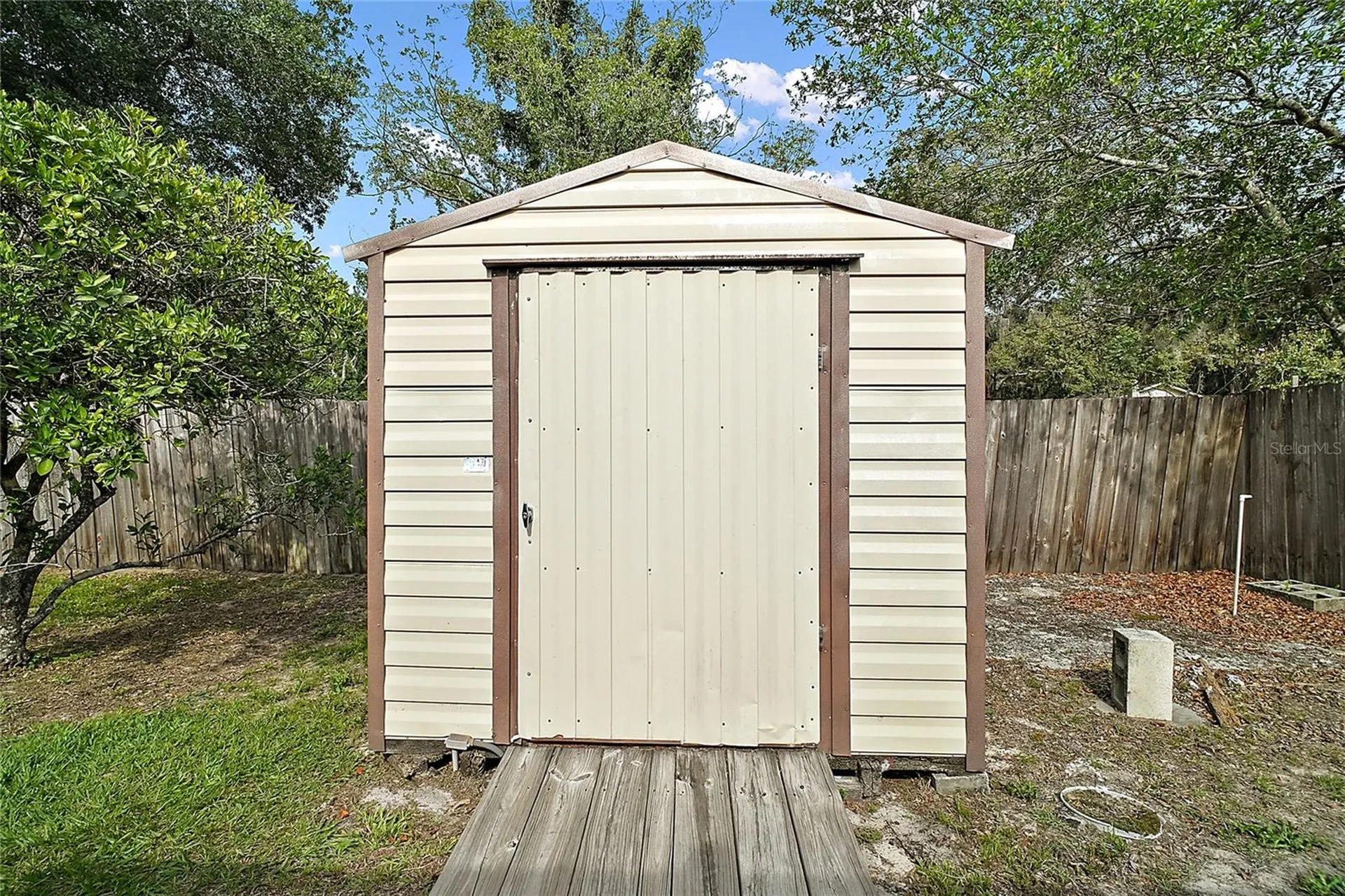 501 Cherry Tree Street Eustis FL 32726