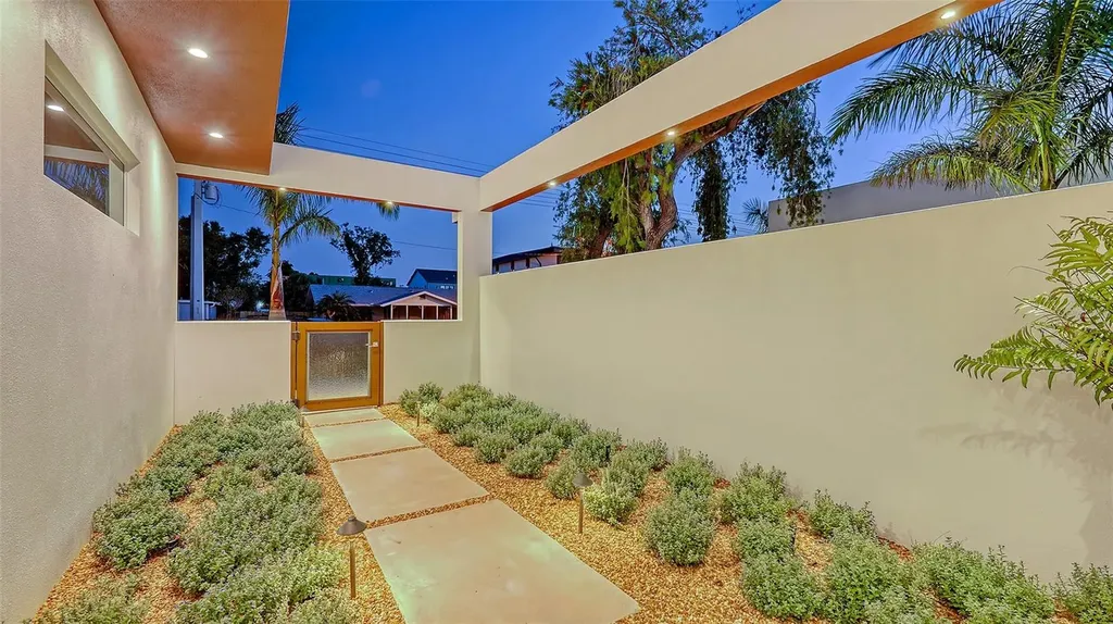 2135 Hyde Park Street Sarasota FL 34239