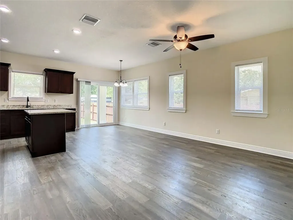 4209 W Woodlawn Avenue Tampa FL 33614