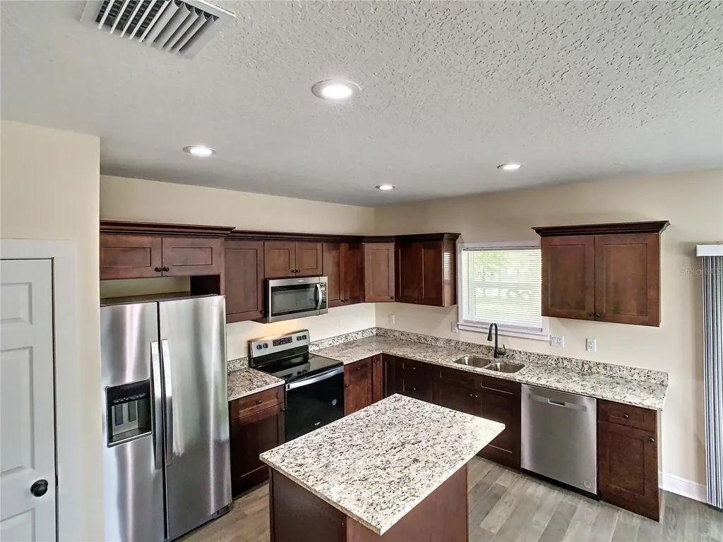 4209 W Woodlawn Avenue Tampa FL 33614