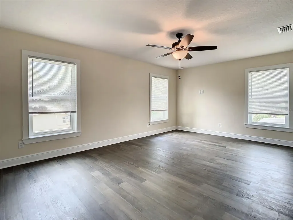 4209 W Woodlawn Avenue Tampa FL 33614