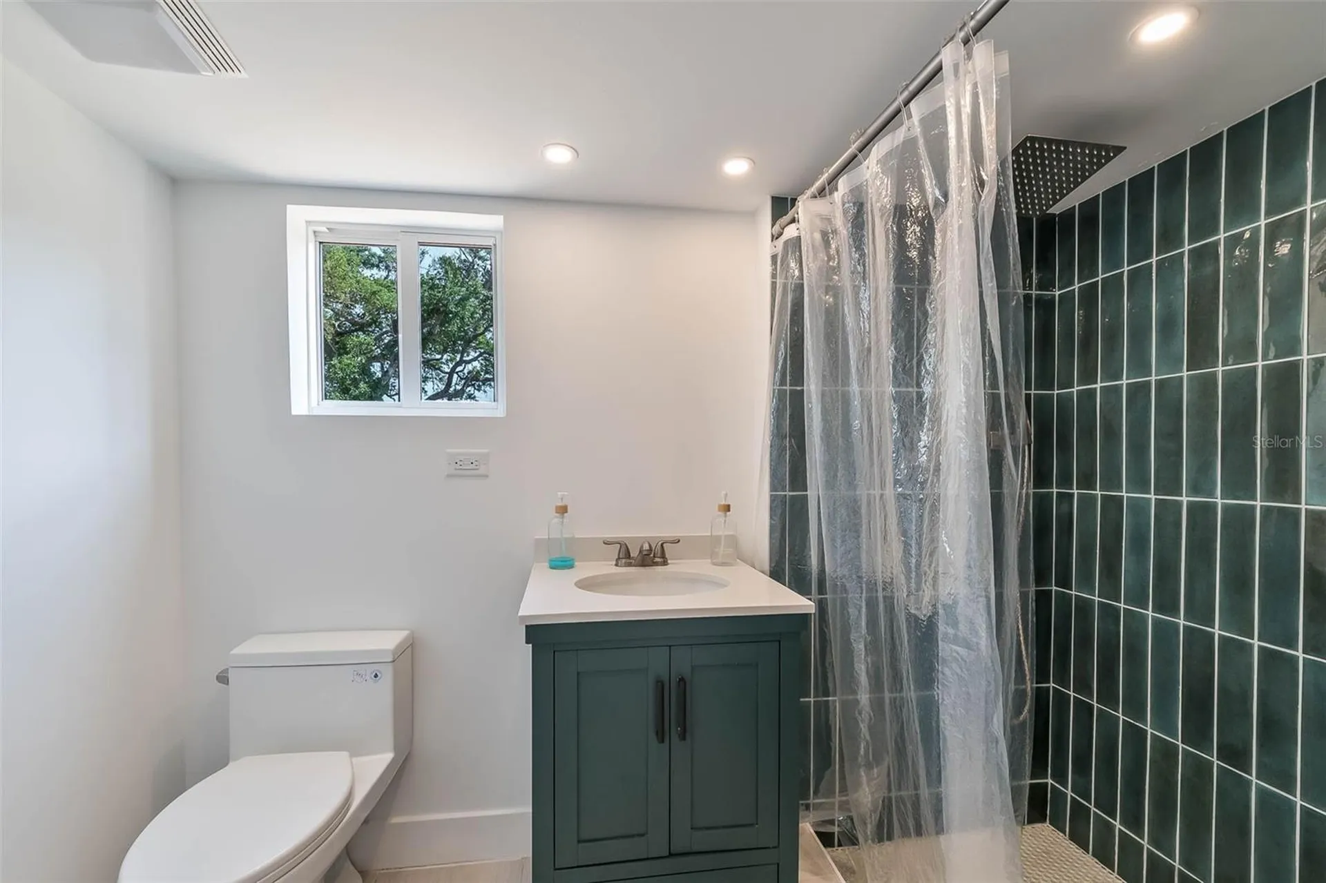 833 E 12th Avenue New Smyrna Beach FL 32169