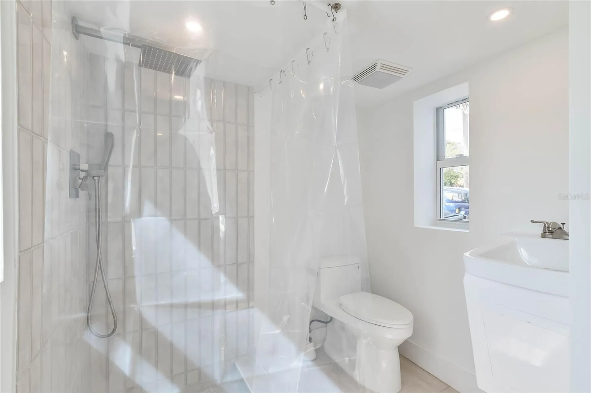 833 E 12th Avenue New Smyrna Beach FL 32169
