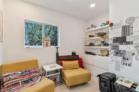 833 E 12th Avenue New Smyrna Beach FL 32169