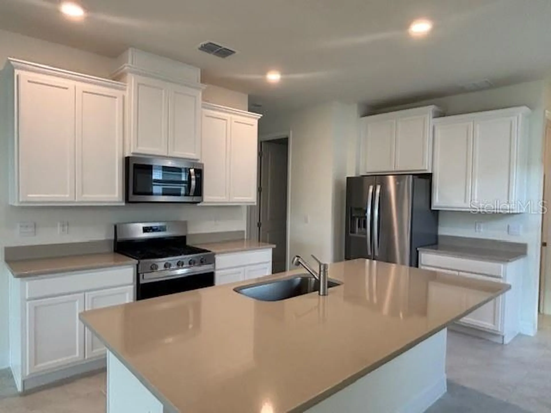 3975 Kennebunk Loop Mount Dora FL 32757