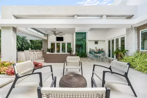 40 Calle Caoba Guaynabo PR 00966