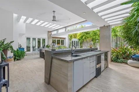 40 Calle Caoba Guaynabo PR 00966