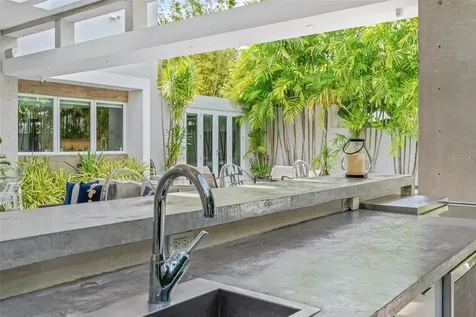 40 Calle Caoba Guaynabo PR 00966
