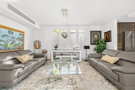 40 Calle Caoba Guaynabo PR 00966