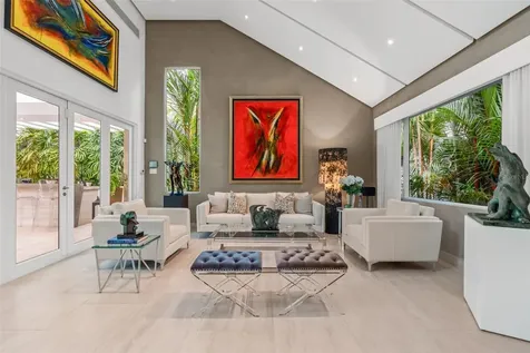 40 Calle Caoba Guaynabo PR 00966