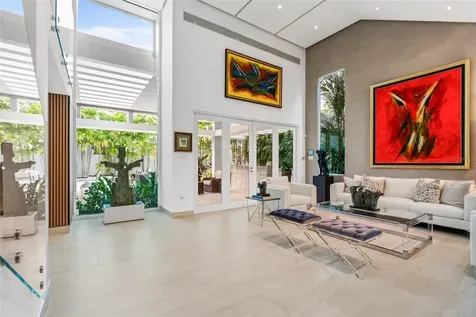40 Calle Caoba Guaynabo PR 00966