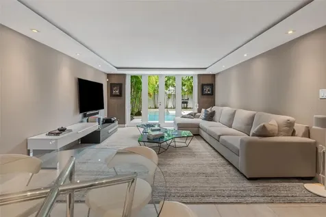 40 Calle Caoba Guaynabo PR 00966
