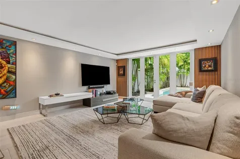 40 Calle Caoba Guaynabo PR 00966