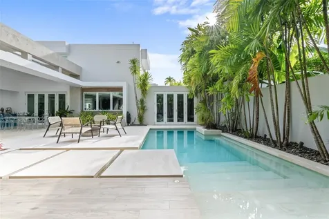 40 Calle Caoba Guaynabo PR 00966