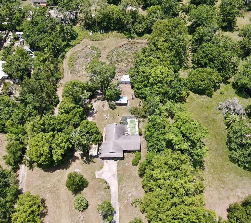 17830 Simmons Road Lutz FL 33548