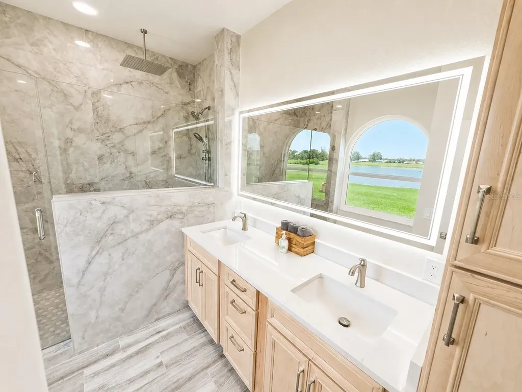834 Springwood Circle Bradenton FL 34212