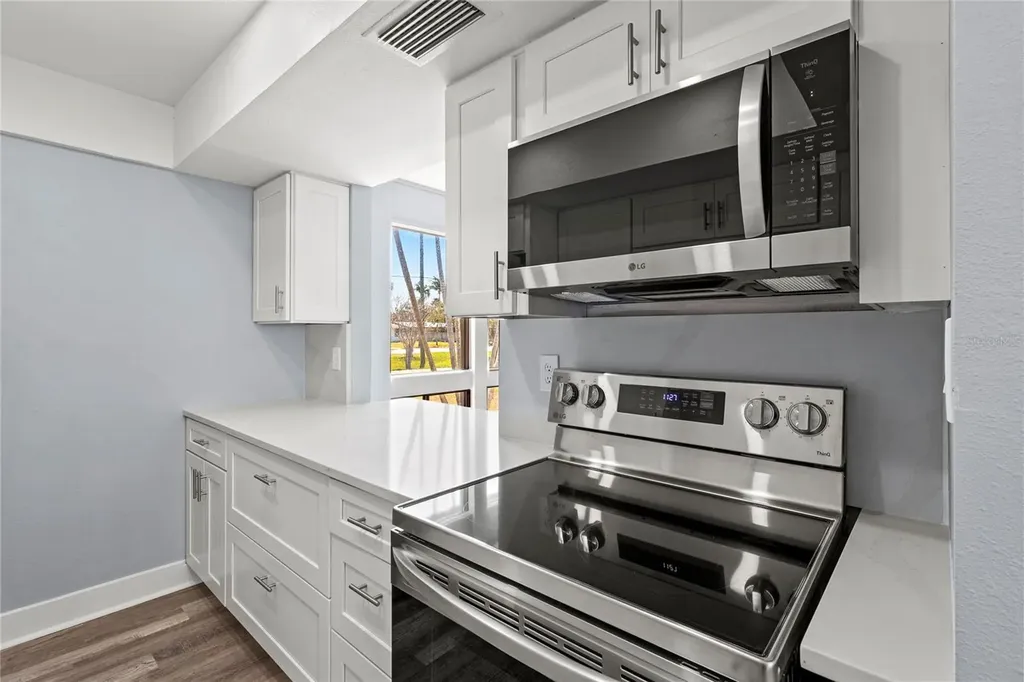 800 S Boulevard Of The Presidents Sarasota FL 34236