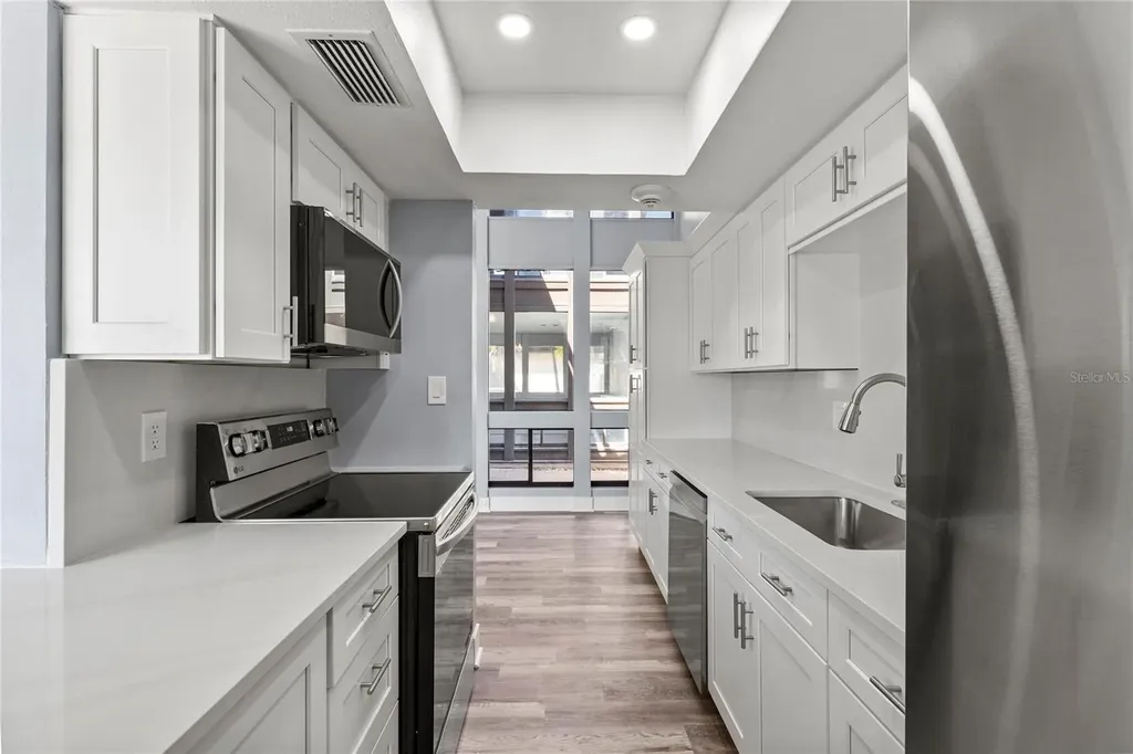 800 S Boulevard Of The Presidents Sarasota FL 34236