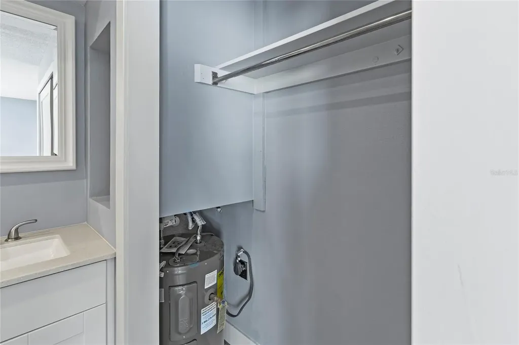 800 S Boulevard Of The Presidents Sarasota FL 34236