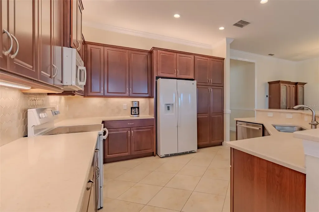 4821 Grand Banks Drive Wimauma FL 33598