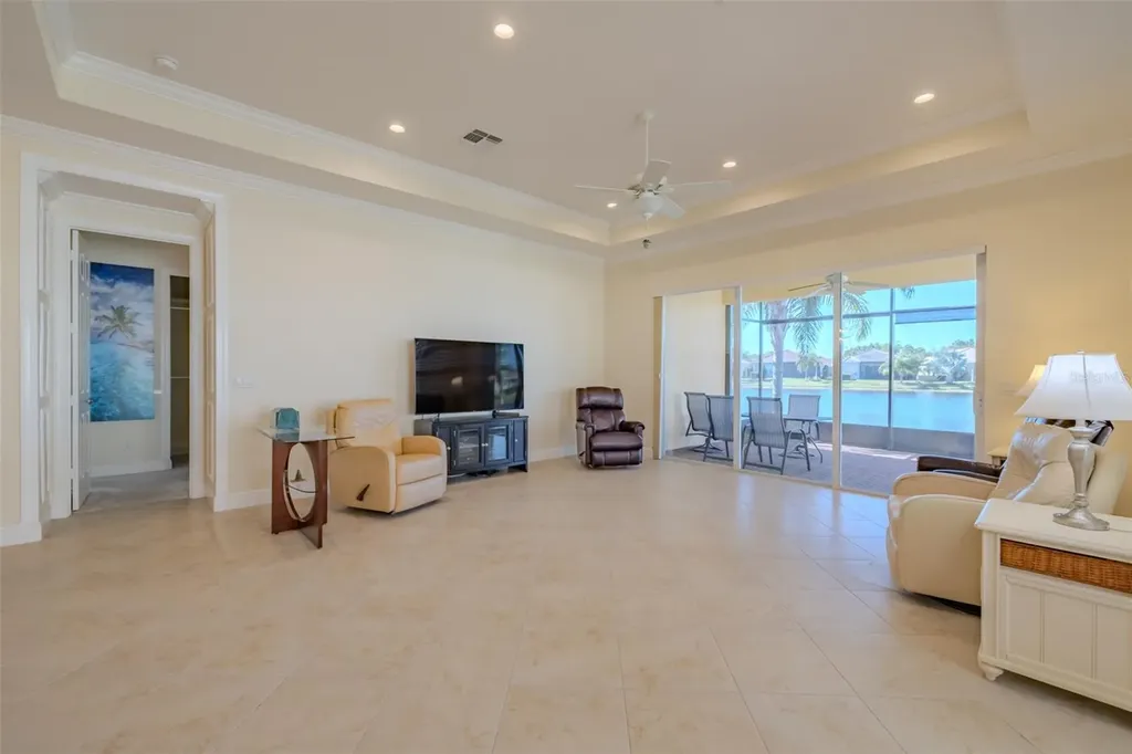 4821 Grand Banks Drive Wimauma FL 33598
