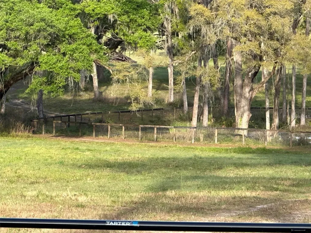 5201 W Highway 329 Reddick FL 32686
