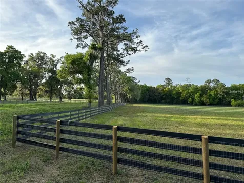 5201 W Highway 329 Reddick FL 32686