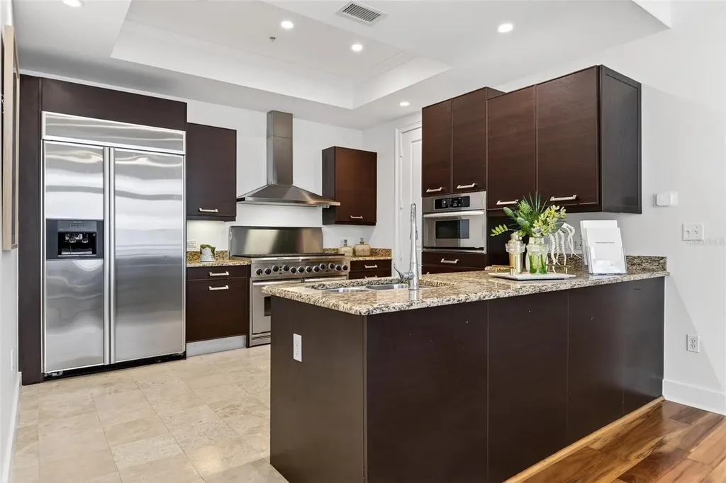 1350 Main Street Sarasota FL 34236