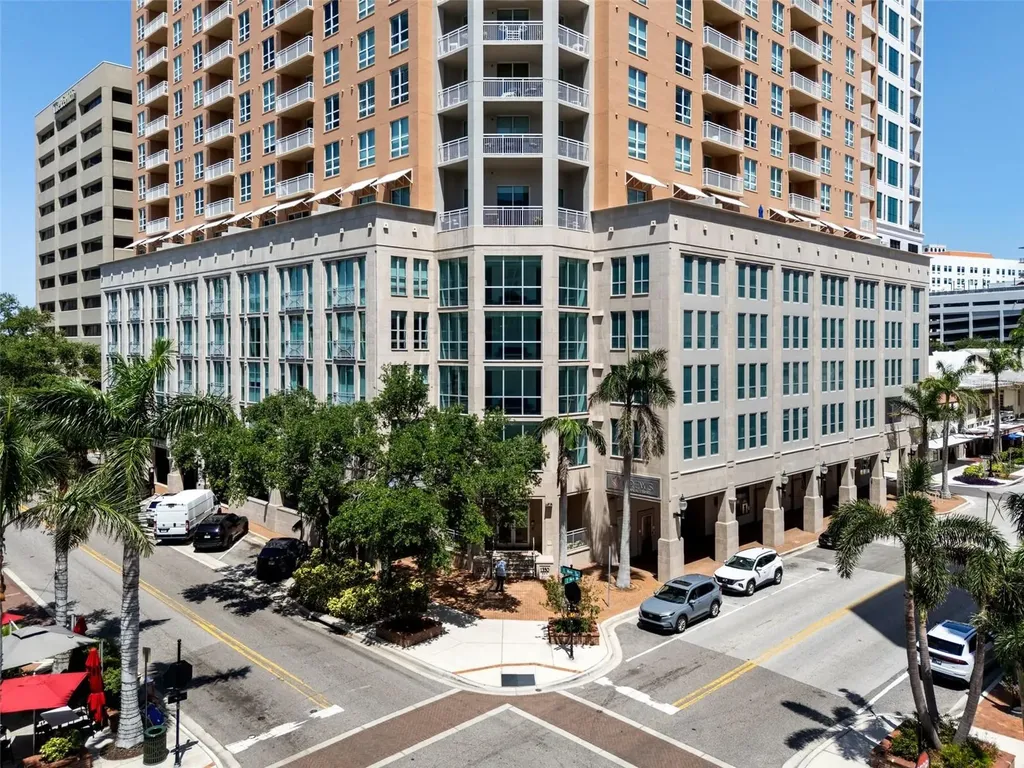 1350 Main Street Sarasota FL 34236