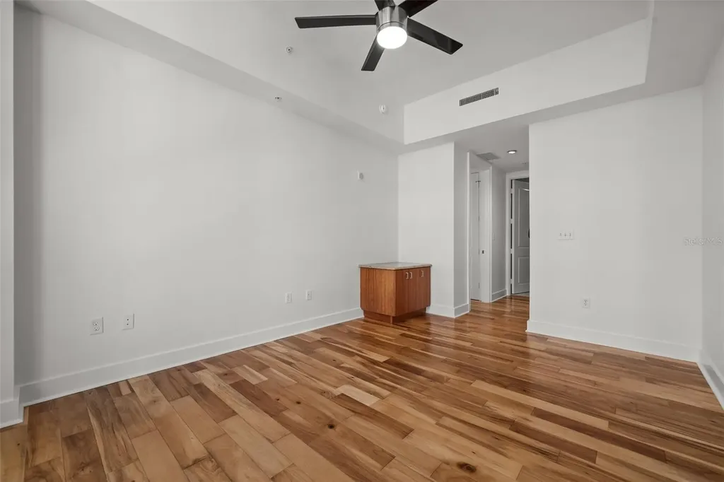 1350 Main Street Sarasota FL 34236