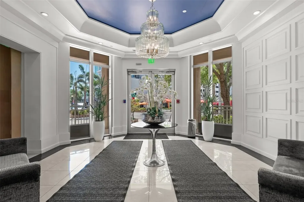 1350 Main Street Sarasota FL 34236