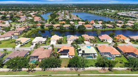 2729 Harvest Drive Sarasota FL 34240
