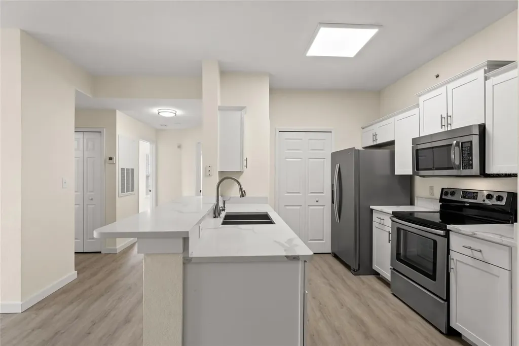 5447 Vineland Road Orlando FL 32811