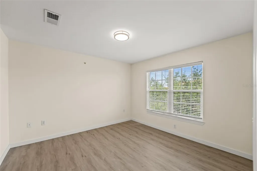 5447 Vineland Road Orlando FL 32811