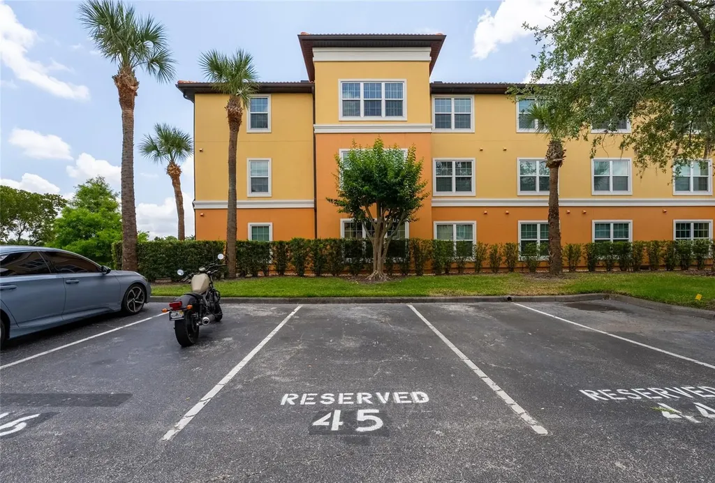 5447 Vineland Road Orlando FL 32811