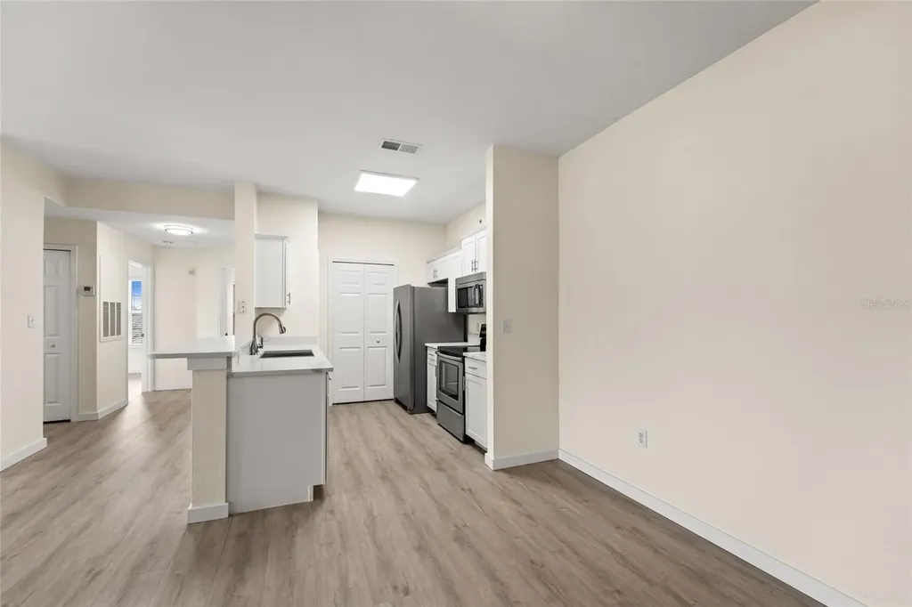 5447 Vineland Road Orlando FL 32811