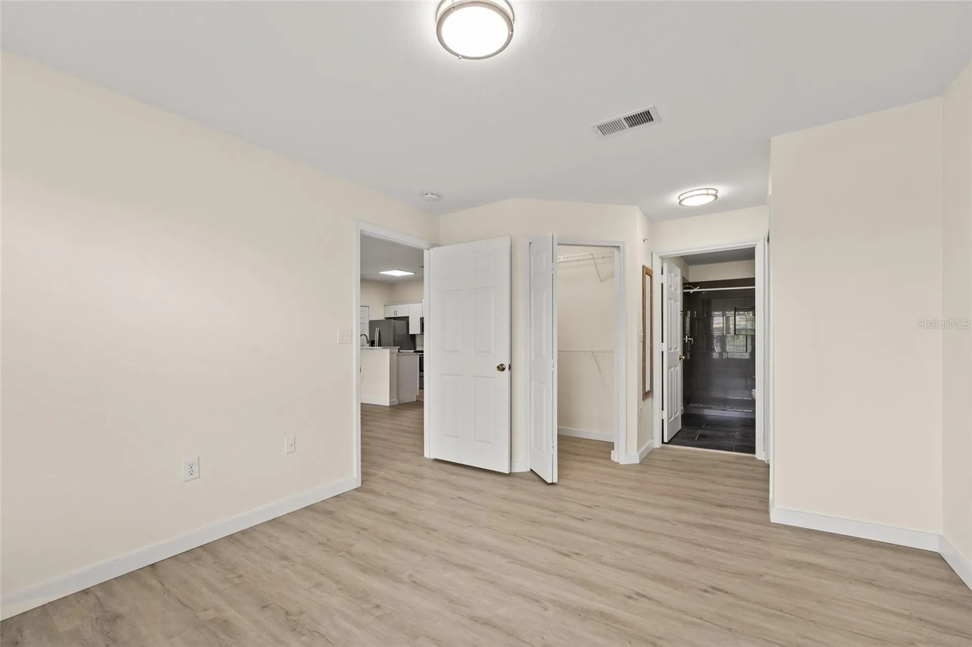 5447 Vineland Road Orlando FL 32811