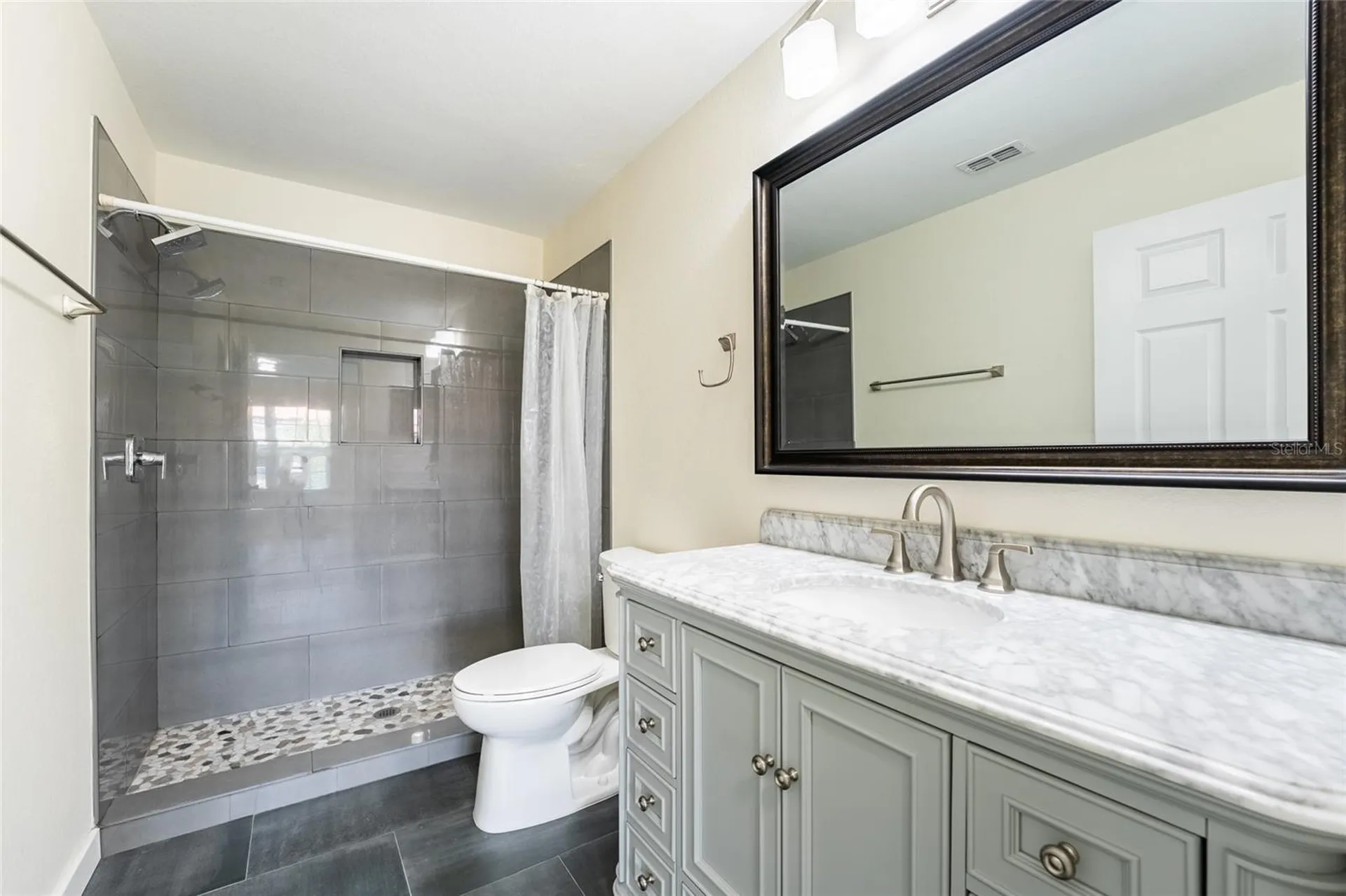 5447 Vineland Road Orlando FL 32811