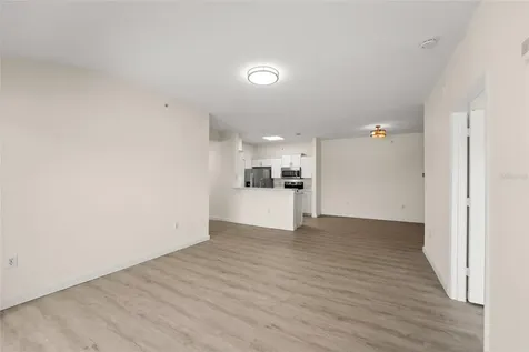 5447 Vineland Road Orlando FL 32811