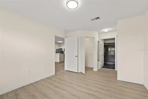 5447 Vineland Road Orlando FL 32811