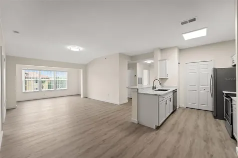 5447 Vineland Road Orlando FL 32811