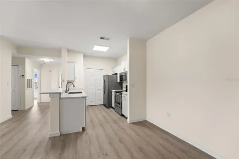 5447 Vineland Road Orlando FL 32811