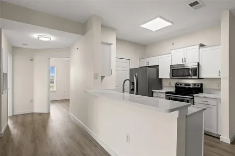 5447 Vineland Road Orlando FL 32811