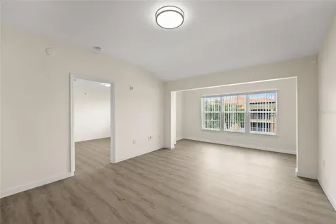 5447 Vineland Road Orlando FL 32811