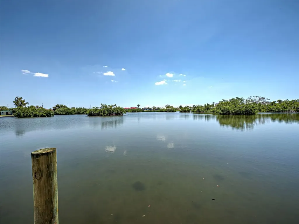 1605 Manor Road Englewood FL 34223
