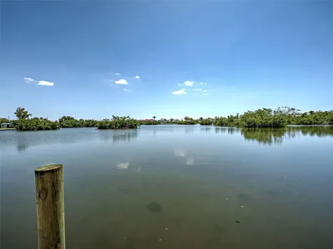 1605 Manor Road Englewood FL 34223