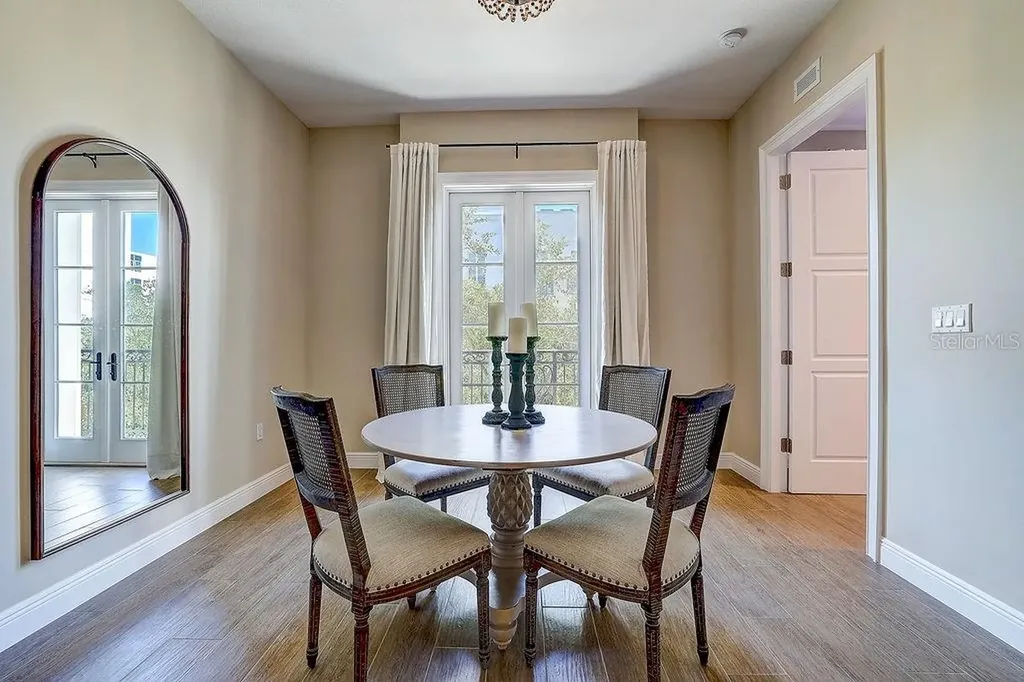 525 N Orange Avenue Sarasota FL 34236