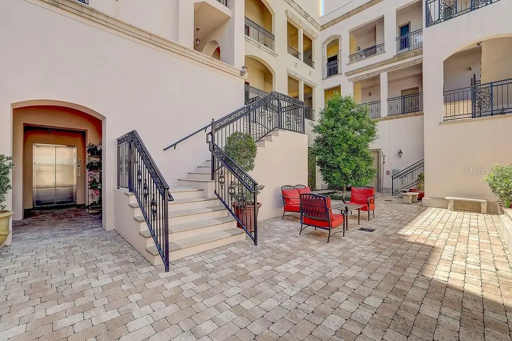 525 N Orange Avenue Sarasota FL 34236