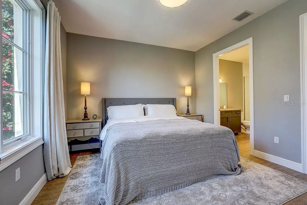 525 N Orange Avenue Sarasota FL 34236