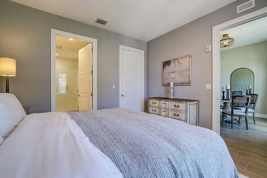 525 N Orange Avenue Sarasota FL 34236